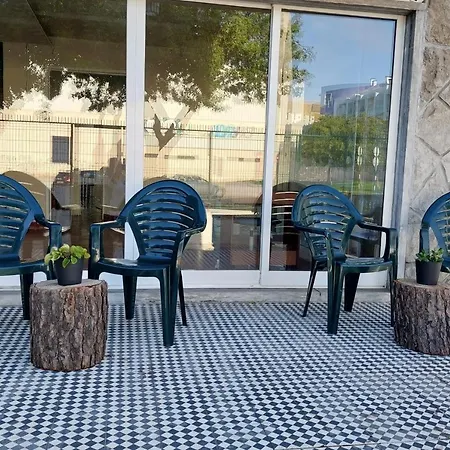 Homestay Cama Individual Em Quarto Partilhado Com Ar Condicionado E Varanda Perto Da Praia
