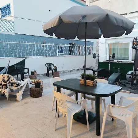 Accommodatie bij particulieren Cama Individual Em Quarto Partilhado Com Ar Condicionado E Varanda Perto Da Praia Costa de Caparica