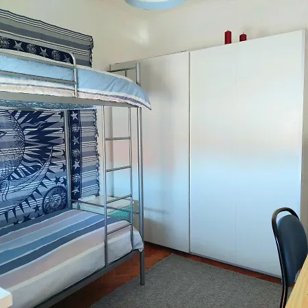 Accommodatie bij particulieren Cama Individual Em Quarto Partilhado Com Ar Condicionado E Varanda Perto Da Praia